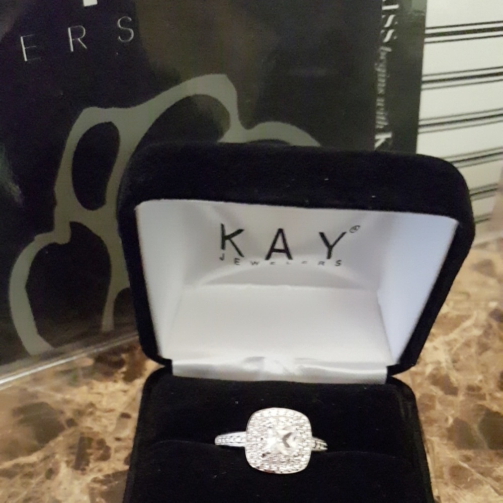 Size 7 Kay's Safire ring